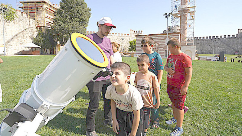 Öğrenciler Güneş'in Sırlarını Keşfediyor