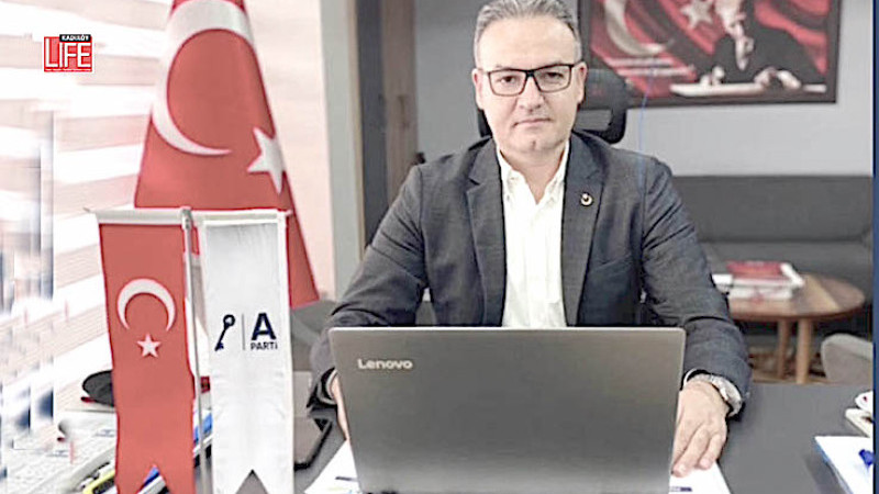 Anahtar Parti Kadıköyde başkan Hakan Alsaç