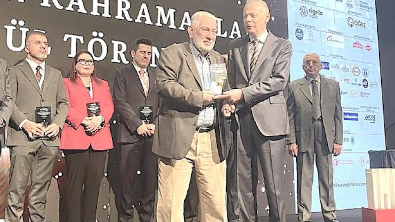 Kemal Bektaş’a bir ödül daha