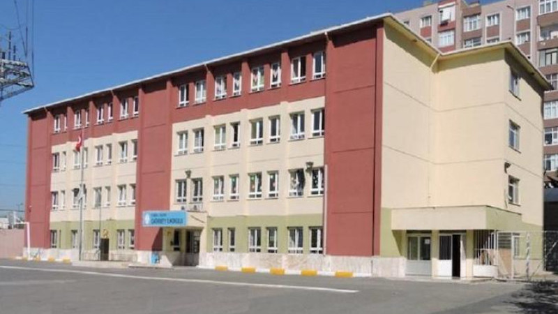 Ataşehir’de ilkokulun velileri isyanda!