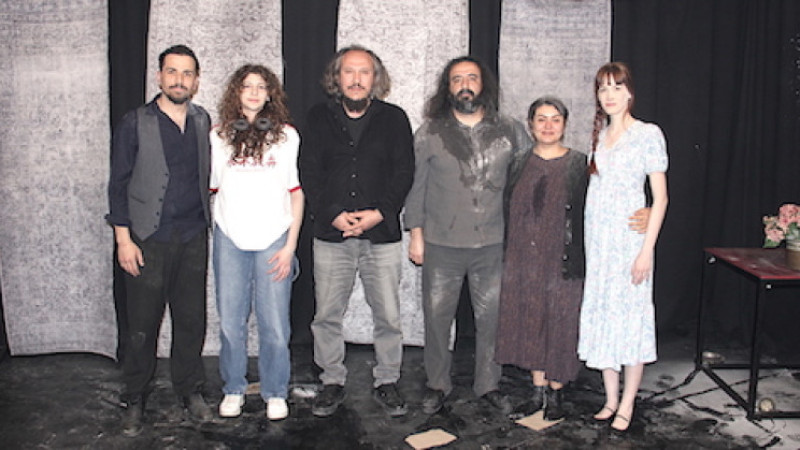 Alkışlar Maltepe Tiyatrosu’na